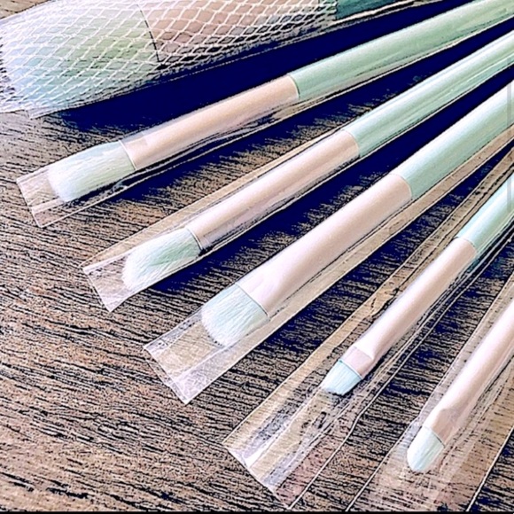 • EWENSOO Makeup Brushes Set - Picture 4 of 12